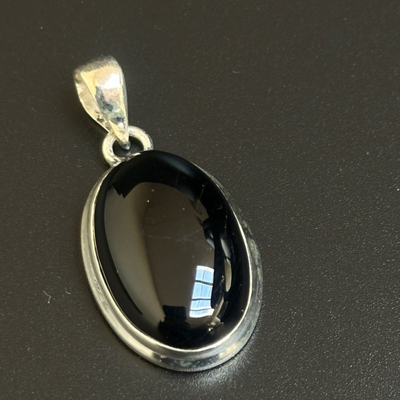 Classic Black Onyx Pendant - Oval Shape - Picture 4 of 6